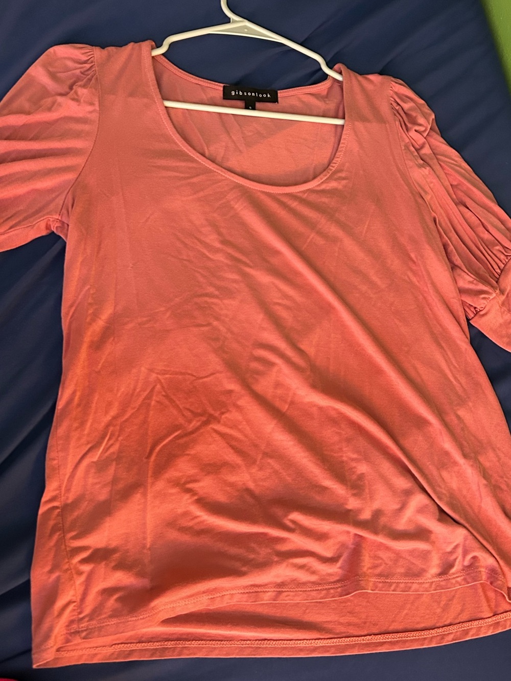 scoop neck puff sleeves rose colored shirt
